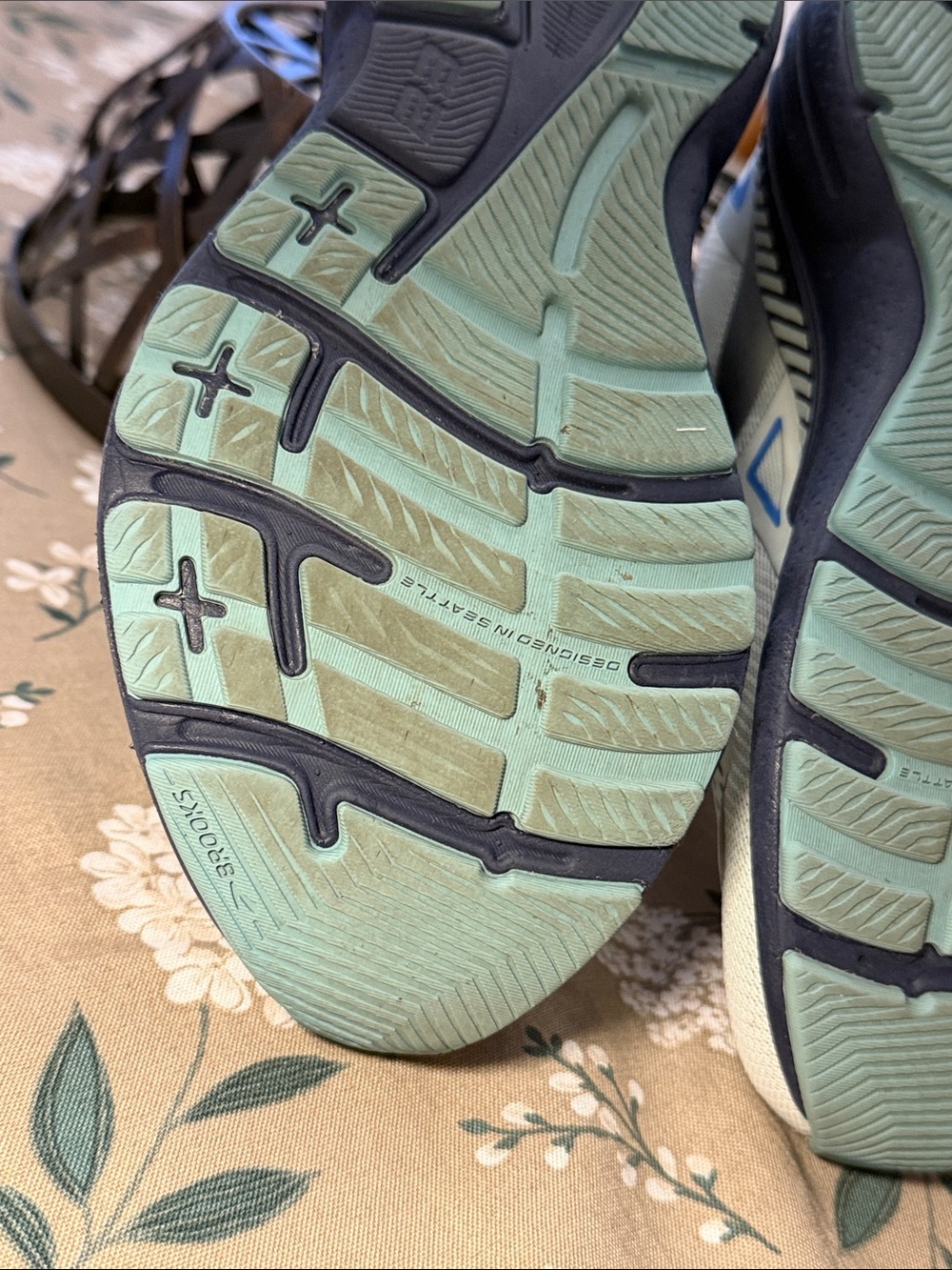 Brooks women’s Adrenaline GTS 23 Running Shoes - Light Blue/Navy Accents - Picture 5 of 9